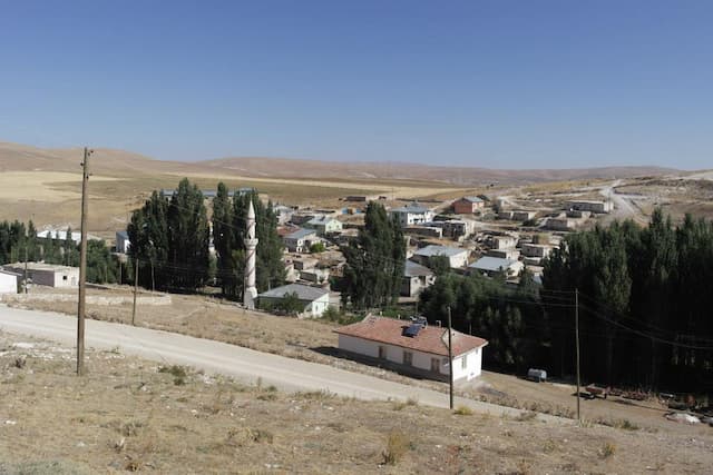 Gürün Kızılburun Köyü