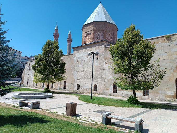 sivas-sifaiye-medresesi